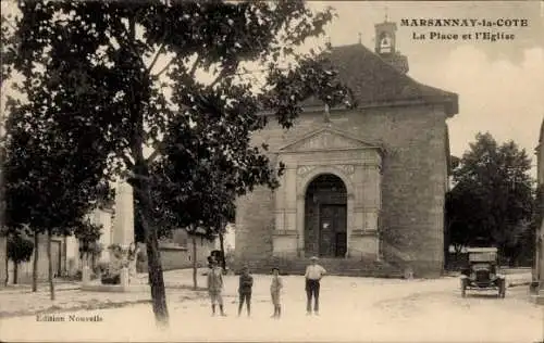 Ak Marsannay-la-Cote Côte d’Or, Platz, Kirche