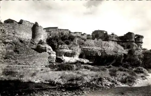 Ak Minerve Hérault, Remparts et tour des Catharres