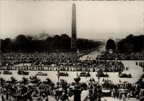 AK Paris, Place de la Concorde, FFI-Parade, französische Innenstreitkräfte, Widerstand II. W.K.