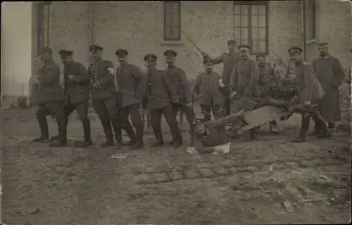 Foto Ak Deutsche Soldaten in Uniformen, Soldatenhumor, I WK