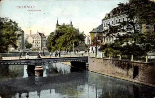 Ak Chemnitz in Sachsen, Nikolaibrücke, Passanten