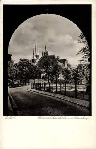 Ak Erfurt in Thüringen, Dom, Severikirche, vom Petersberg aus gesehen