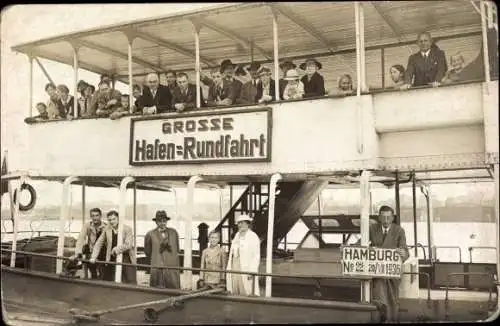 Foto Ak Hamburg, Große Hafenrundfahrt, Personenschiff, Passagiere