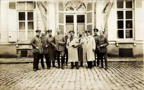 Foto Ak Fournes, Schloss, Divisions Brigade, 3. Regiment, Kommandeure, Mai 1917