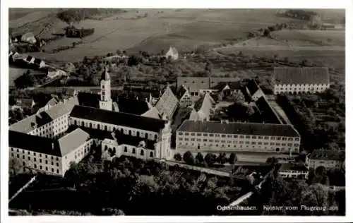 Ak Ochsenhausen in Württemberg, Fliegeraufnahme, Kloster