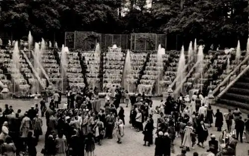 Ak Versailles Yvelines, Bosquet des Rocailles cu salle de bal, Wasserfontänen