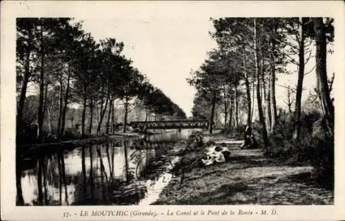 Ak Le Moutchic Gironde, Le Canal et le Pont de la Route