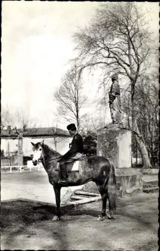 Ak Sorèze Tarn, Schule, Statue von Ludwig XVI