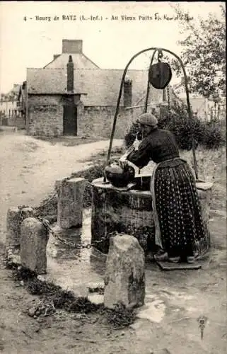 Ak Batz Loire Atlantique, Wasserschöpferin, Französische Tracht