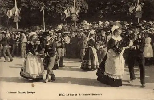 Ak Le Bal de la Gavotte Bretonne