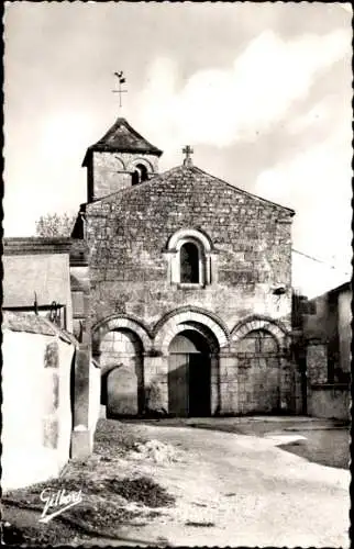 Ak Saint Bris des Bois Charente Maritime, romanische Kirche