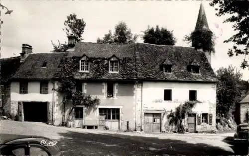 Ak La Roche Canillac Corrèze, Place Lafond, Tour de Canillac