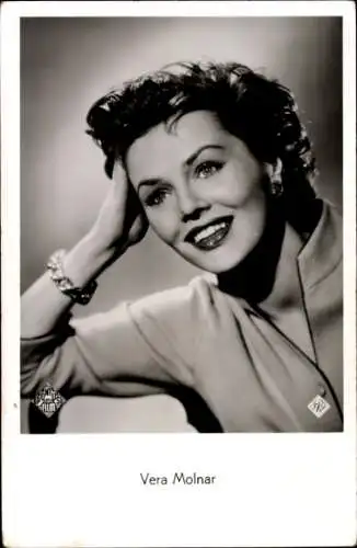 Ak Schauspielerin Vera Molnar, Portrait