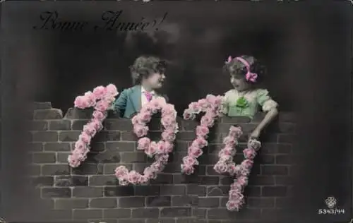 Ak Glückwunsch Neujahr 1914, Kinder, Blumen, Mauer