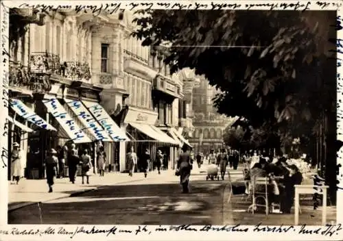 Ak Karlovy Vary Karlsbad Stadt, Straßenpartie, Geschäfte