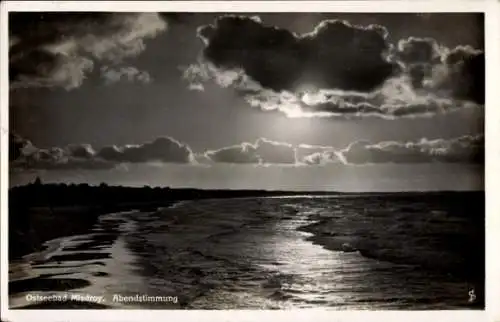 Ak Międzyzdroje Misdroy Pommern, Abendstimmung, Strand