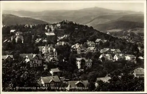 Ak Wernigerode am Harz, Gesamtansicht mit Brocken