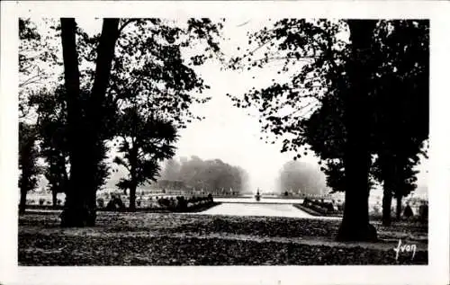 Ak Fontainebleau Seine et Marne, Palais Gardens, Parterre