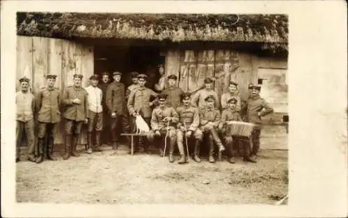 Foto Ak Deutsche Soldaten in Uniformen, Feld-Artillerie Regiment 10, I WK