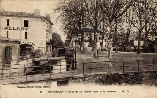 Ak Mussidan Dordogne, Place de la Republique, Crince