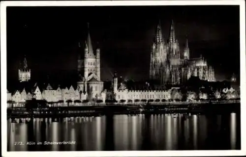 Ak Köln am Rhein, Stadt im Schweinwerferlicht, Dom