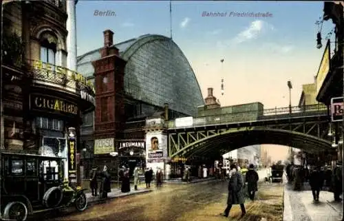 Ak Berlin Mitte, Friedrichstraße, Bahnhof, Eisenbahnbrücke