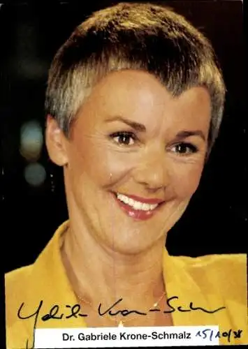 Ak Journalistin Gabriele Krone-Schmalz, Portrait, Autogramm
