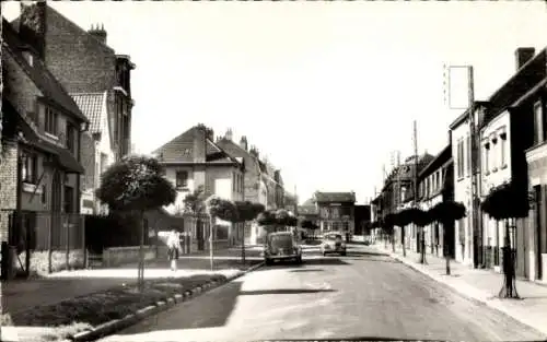 Ak Bourbourg Nord, Avenue Général Leclerc, Straßenpartie, Häuser