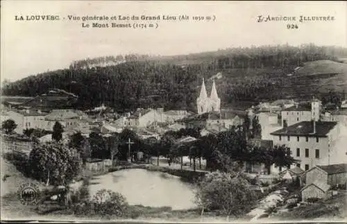 Ak La Louvesc Ardèche, Gesamtansicht, Lac du Grand Lieu, Mont Besset, Türme