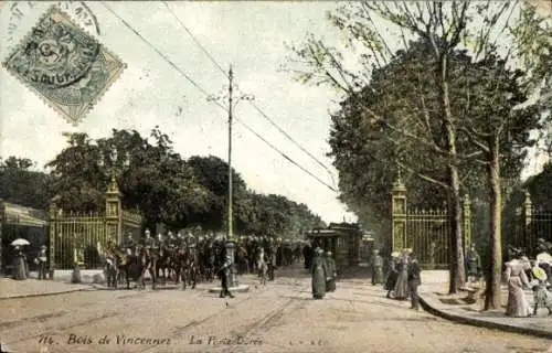 Ak Paris Reuilly, Bois de Vincennes, La Porte Dorée, Straßenbahn