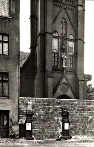 Ak Berlin Mitte, Bernauer Straße mit Versöhnungskirche vor der Zerstörung, Mauer, Gedenkstätten