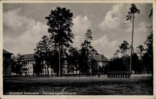 Ak Eberswalde in der Mark, Kaserne, Panzergrenadier