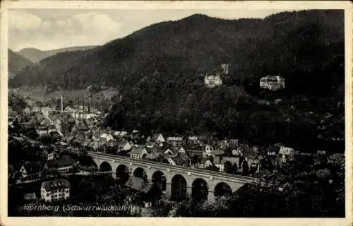 Ak Hornberg im Schwarzwald, Gesamtansicht, Eisenbahnbrücke