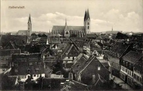 Ak Halberstadt in Sachsen Anhalt, Totalansicht, Kirchen