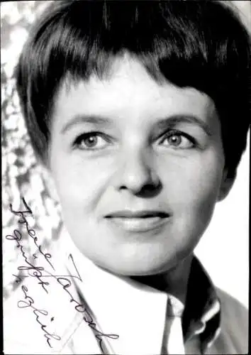 Ak Schauspielerin Irene Jarosch, Portrait, Autogramm