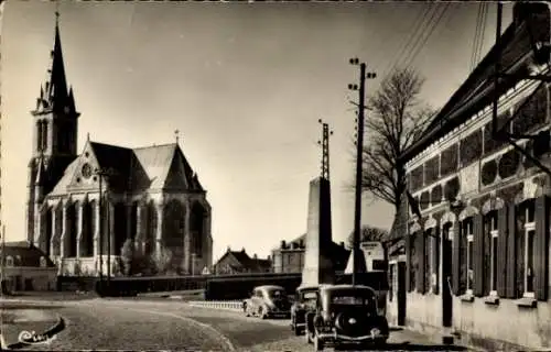 Ak Bouvines Nord, Kirche, Pyramide de la Bataille de Bouvines