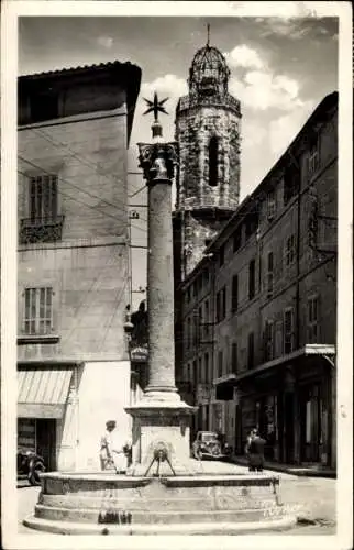 Ak Aix en Provence Bouches du Rhône, Fontaine de la Place Saint-Augustin