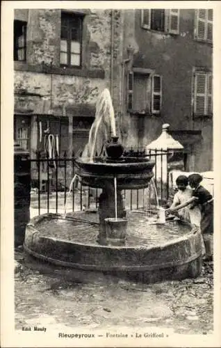 Ak Rieupeyroux Aveyron, Fontaine Le Griffoul