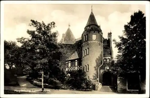 Ak Magdeburg in Sachsen Anhalt, Blick auf die Lukasklause, Treppe, Turm