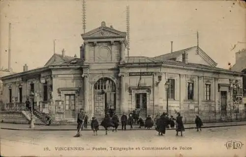 Ak Vincennes Val de Marne, Postes, Telegraphe et Commissariat de Police