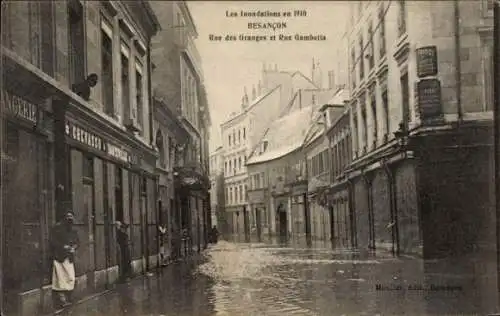 Ak Besançon Doubs, Überschwemmung 1910, Rue des Granges, Rue Gambetta