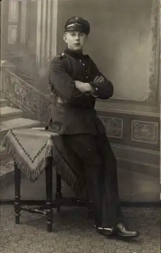 Foto Ak Deutscher Soldat in Uniform, Porträt, Kaiserzeit