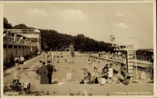 Ak Wiesbaden Hessen, Opelbad auf dem Neroberg, Sprungturm, Schwimmbecken