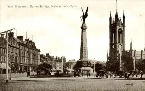 Ak Newcastle upon Tyne Northumberland England, Kriegsdenkmal, Barras Bridge