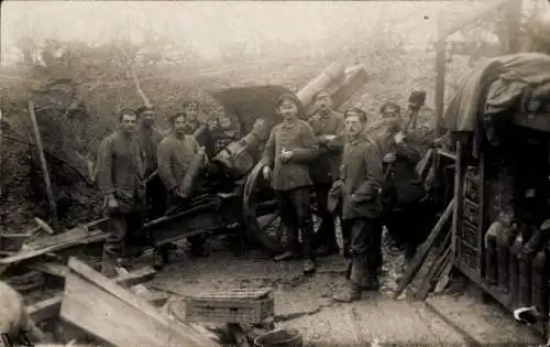 Foto Ak Deutsche Soldaten in Uniformen, Geschütz, Technik, Kaiserzeit