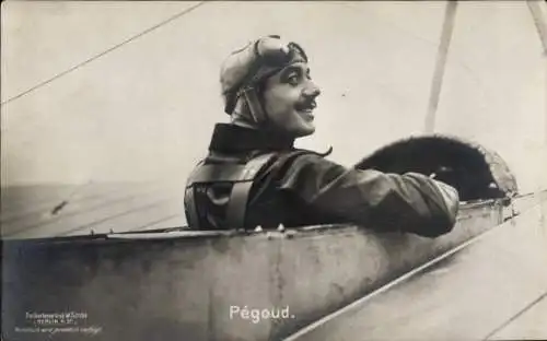 Ak Flugpionier Adolphe Pégoud im Cockpit, Portrait, Seitenansicht