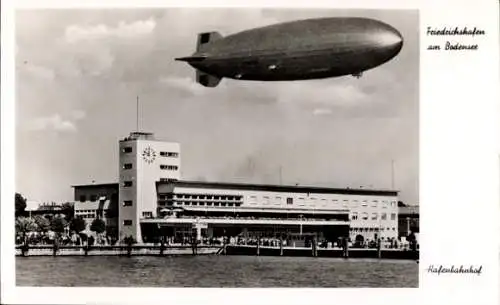 Ak Friedrichshafen am Bodensee, Hafenbahnhof, Zeppelin