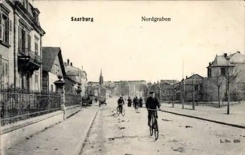 Ak Sarrebourg Saarburg Mosel, Nordgraben, Fahrradfahrer