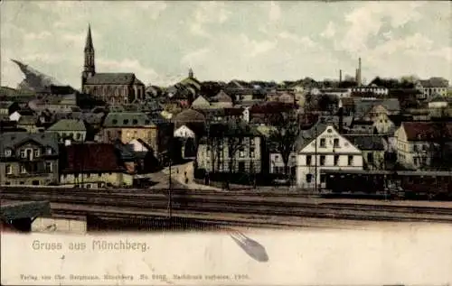 Ak Münchberg in Oberfranken Bayern, Blick über die Bahnstrecke auf den Ort und die Kirche