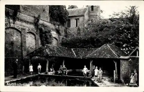 Ak Auneuil Oise, Le lavoir